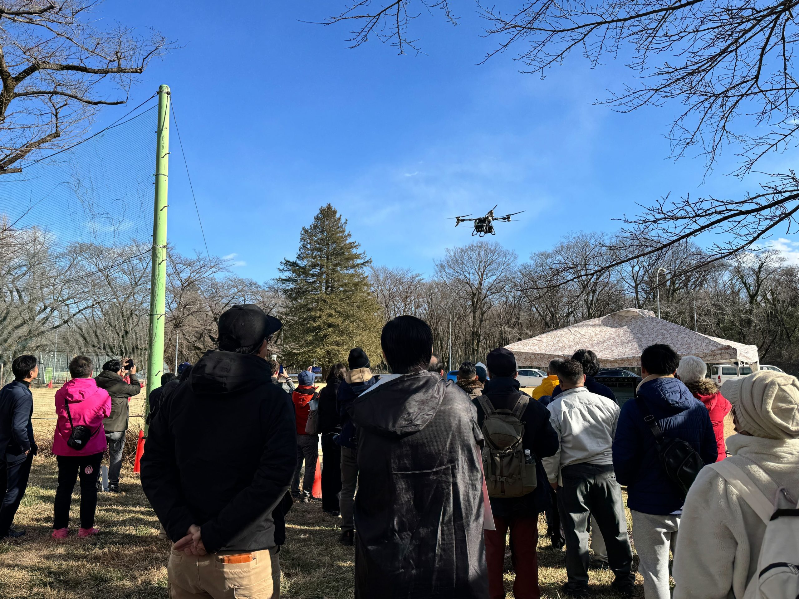 【ドローンをビジネスにしたい方へ】
無料飛行体験・国家資格講習会
