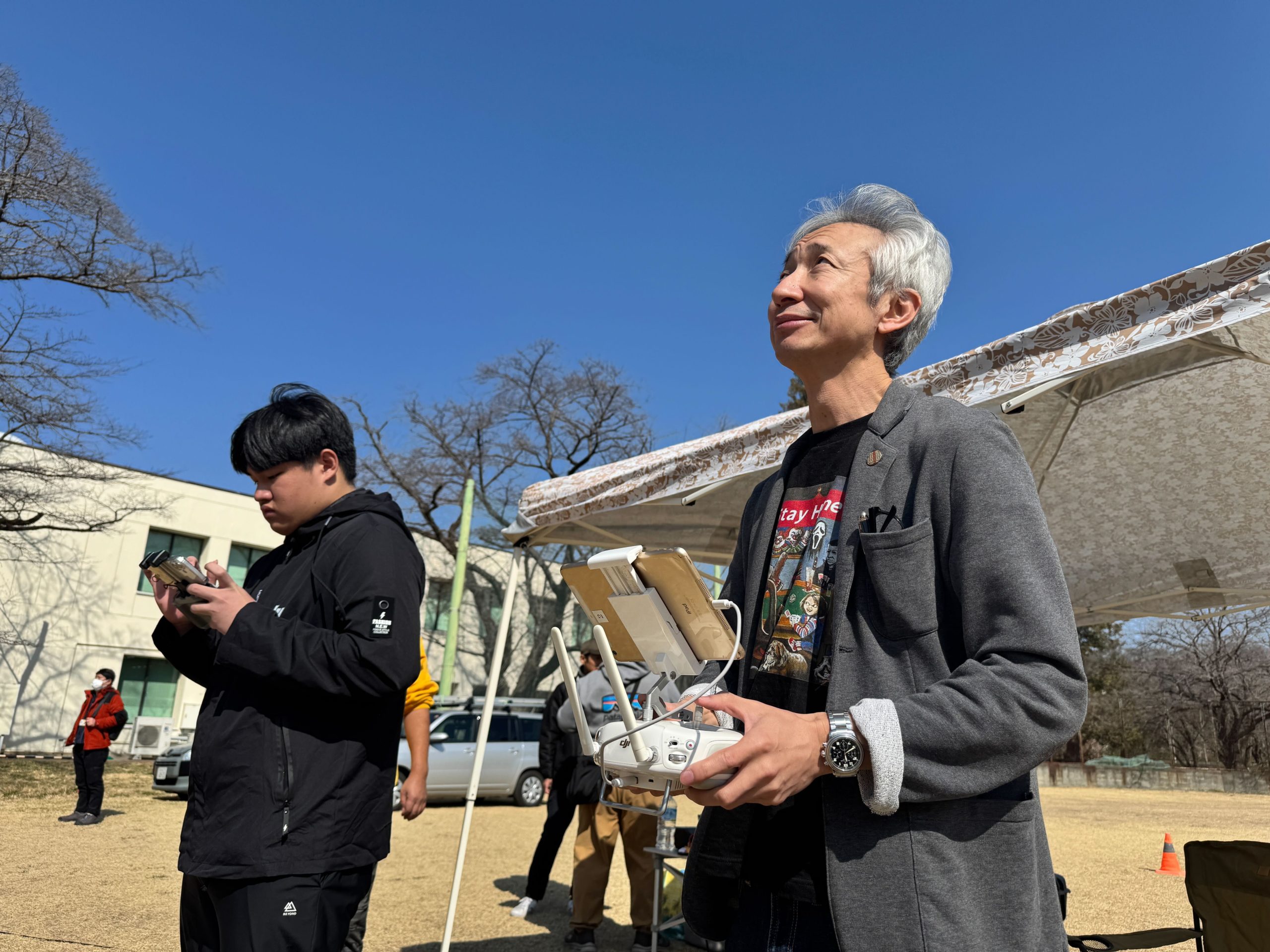 【ドローンをビジネスにしたい方へ】
無料飛行体験・国家資格講習会